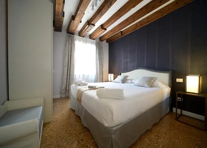 La Fenice מלון דירות 4*