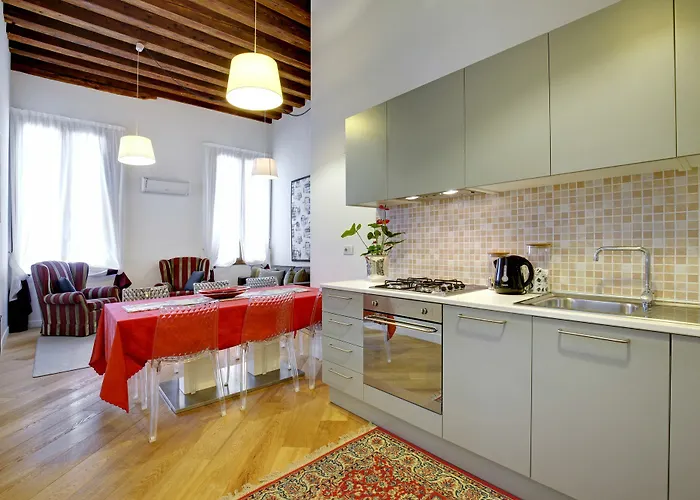 מלון דירות La Fenice 4*