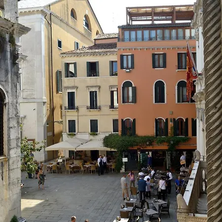 La Fenice Apart Otel Venedik