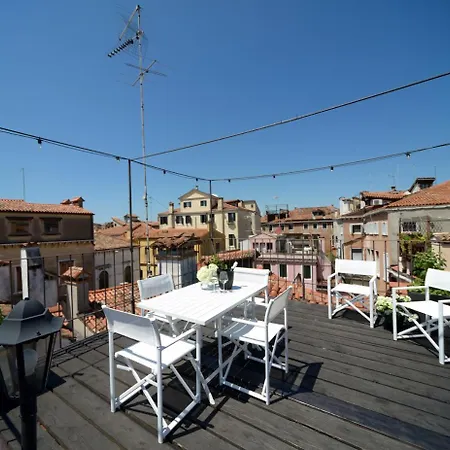 La Fenice Apart Otel Venedik