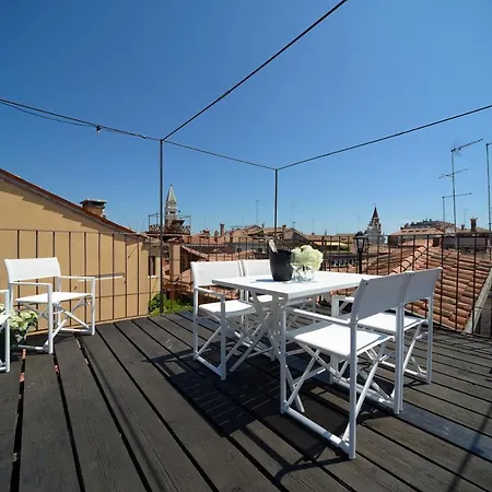 Lejlighedshotel La Fenice 4*