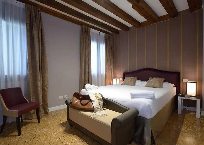 La Fenice Aparthotel 4*